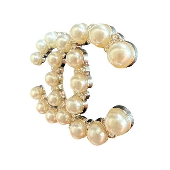 CHANEL Silver Pearl and Crystal Interlocking CC Brooch K23 (CCXX018) - Picture 2 of 4